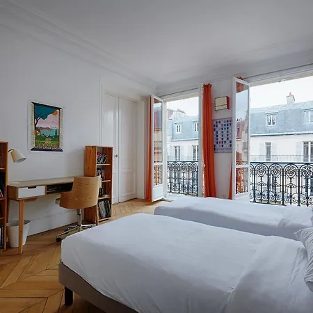 Apartment Veeve - Emerald Exuberance